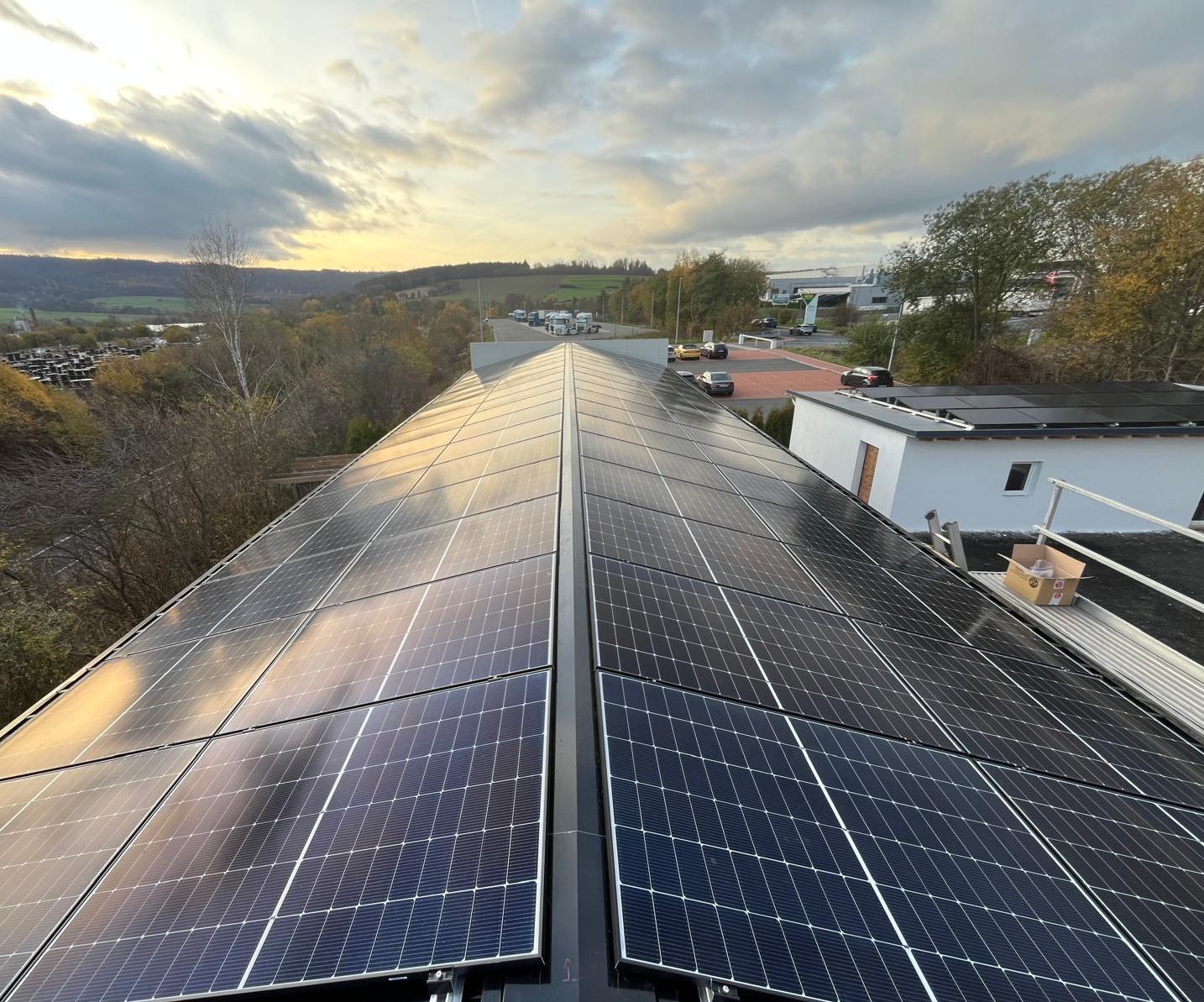 REBA IMMOBILIEN AG stattet REBA Gewerbepark Hann. Münden – Hedemünden in Niedersachsen mit Solaranlagen aus